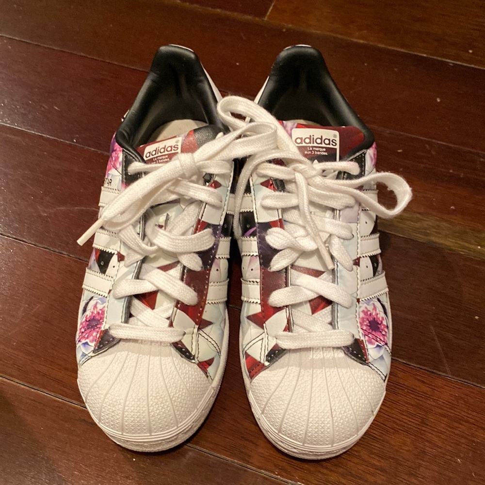 Winners adidas sneakers
